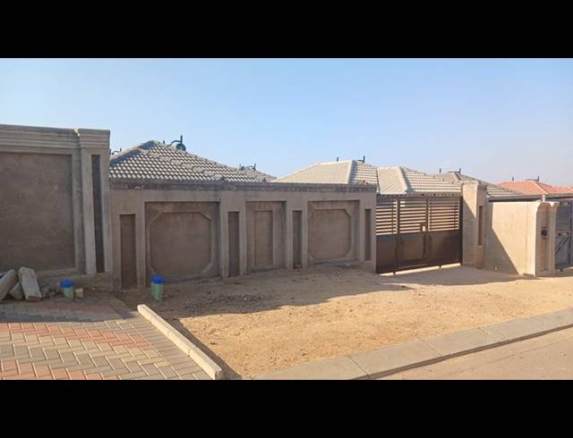 2 BEDROOM HOUSE FOR SALE IN CLAYVILLE